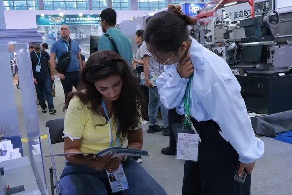 Cronus Machinery Technical Staff Introducing CRRM Calcium Hydroxide Production Line to Russian Customer