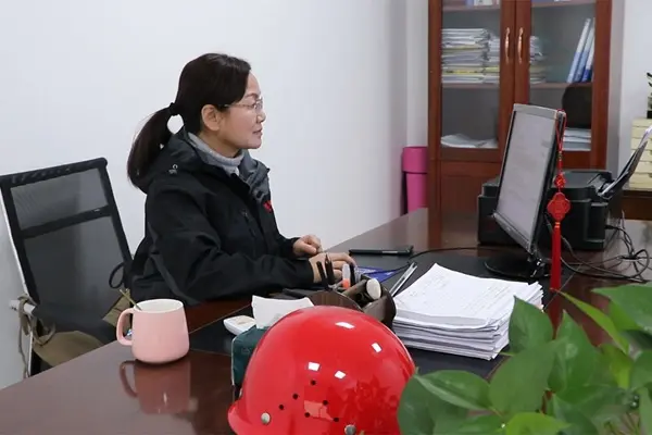 Liu Yanjun, Sales Manager of Cronus Machinery