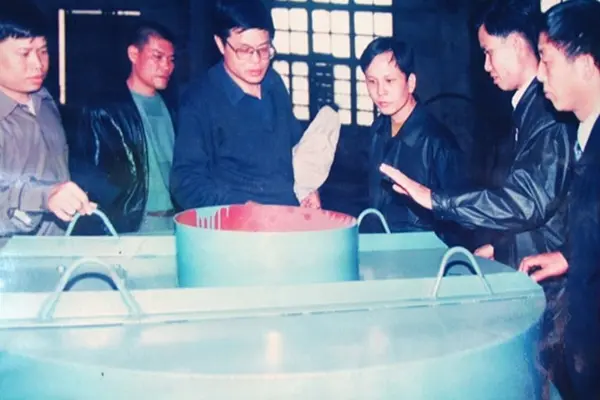 Vietnamese clients visited in April 1998